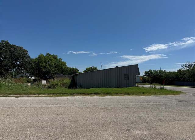 Property at 308 Highway 59 S, Bowie, TX 76230