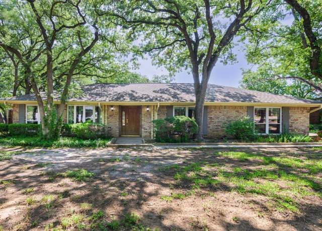 Property at 1203 Woodridge Cir, Euless, TX 76040, 3 beds, 3 baths