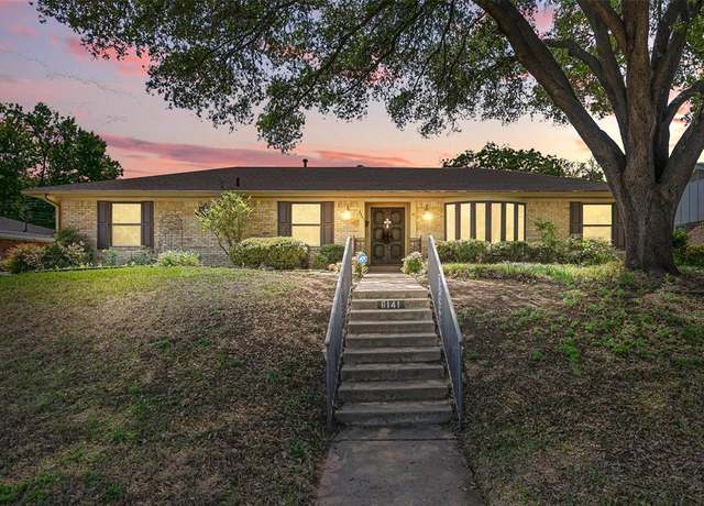 Property at 6141 Waco Way, Fort Worth, TX 76133, 4 beds, 2.5 baths