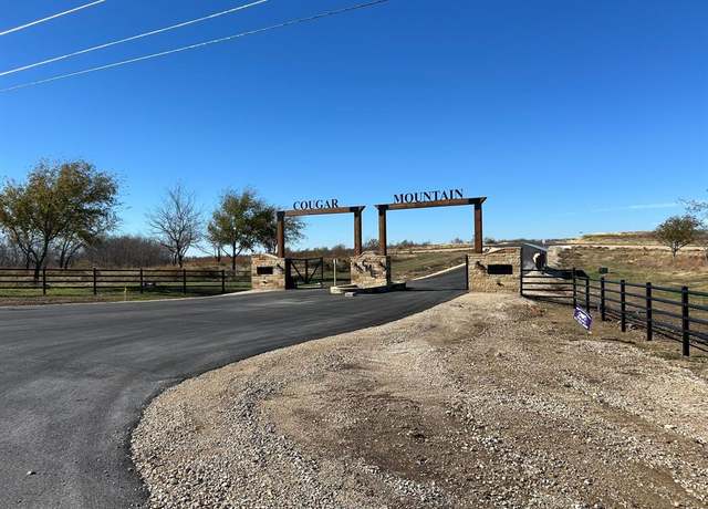 Property at 2820 Lucky Pepper Dr, Granbury, TX 76049
