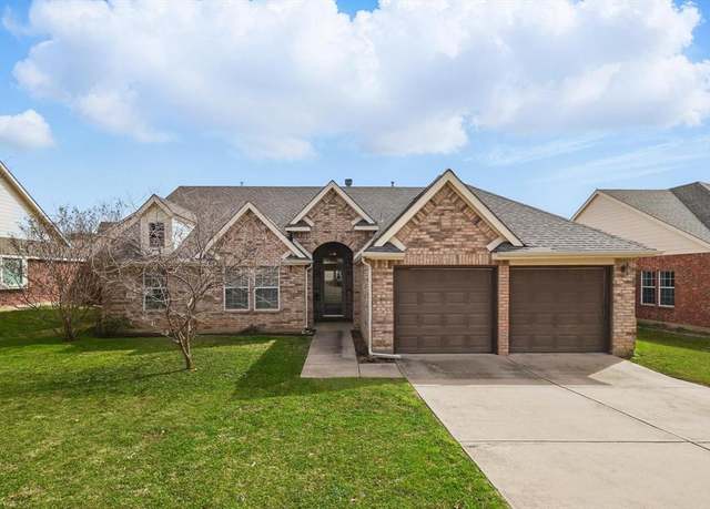 Property at 3505 Mustang Dr, Denton, TX 76210, 4 beds, 2 baths
