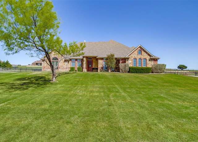 Property at 131 Condor Vw, Weatherford, TX 76087, 5 beds, 3 baths