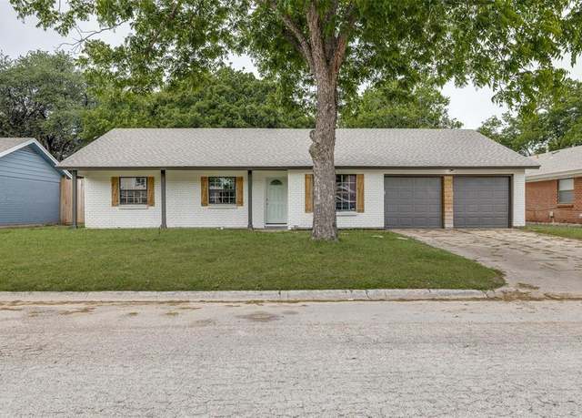Property at 324 Deer Creek Rd, Everman, TX 76140, 3 beds, 2 baths