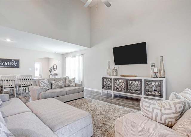 Property at 1052 Maidenhair Ln, Crowley, TX 76036, 4 beds, 2.5 baths