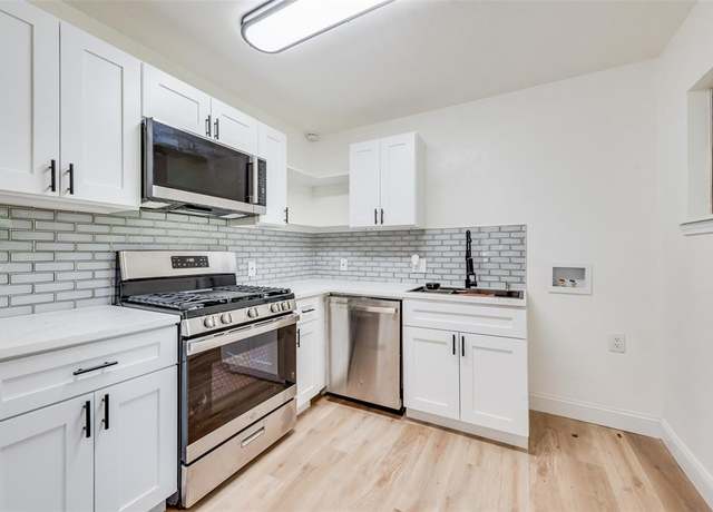 Property at 126 Stephens St, Waxahachie, TX 75165, 3 beds, 1 bath