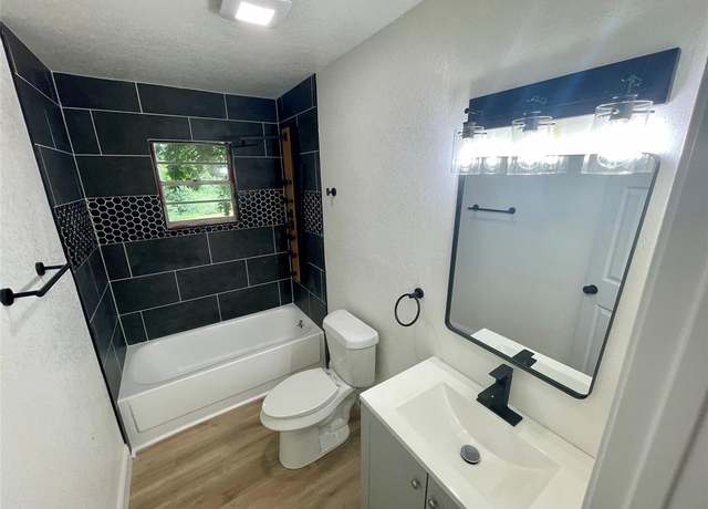 Property at 126 Stephens St, Waxahachie, TX 75165, 3 beds, 1 bath