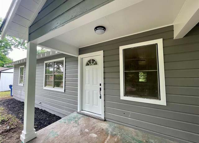 Property at 126 Stephens St, Waxahachie, TX 75165, 3 beds, 1 bath