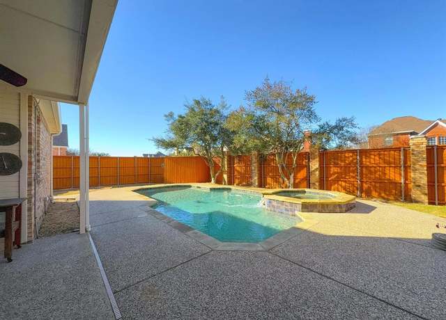 Property at 6117 Winstead Dr, Plano, TX 75024, 5 beds, 3 baths