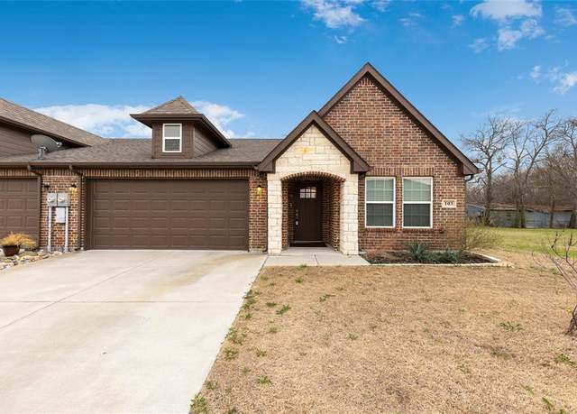 Property at 103 Tate Ln, Greenville, TX 75402, 3 beds, 3 baths