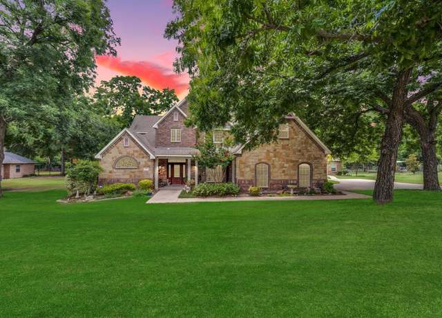 Property at 3 Remington Ct, Red Oak, TX 75154, 4 beds, 3 baths