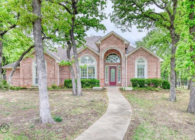 Property at 7308 Wooded Acres Trl, Mansfield, TX 76063, 3 beds, 2.5 baths