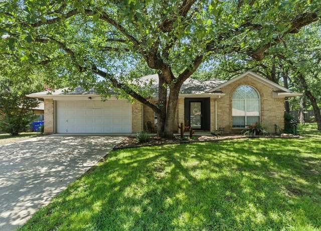Property at 945 Lake Ridge Dr, Azle, TX 76020, 4 beds, 2 baths