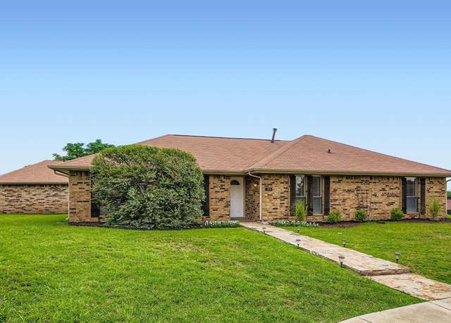 Property at 1610 Concord Pl, Carrollton, TX 75007, 3 beds, 3 baths