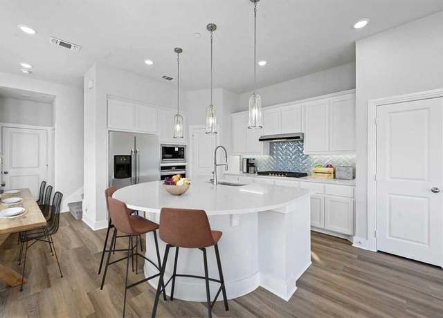 Property at 3752 Queen Rd, Sherman, TX 75090, 3 beds, 2.5 baths