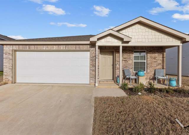 Property at 1106 Ripplewood Cir, Chandler, TX 75758, 4 beds, 2 baths