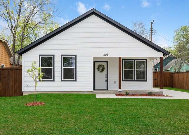 Property at 1104 E Cannon St, Fort Worth, TX 76104, 3 beds, 2 baths