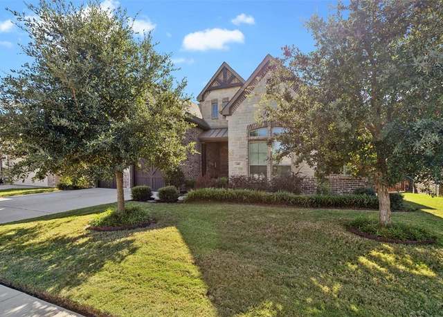Property at 245 Prairie Oak Ct, Burleson, TX 76028, 5 beds, 3.5 baths