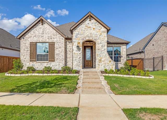 Property at 4805 Blackhawk Green Ct, Arlington, TX 76005, 2 beds, 2 baths