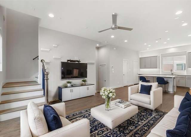 Property at 4914 Live Oak St #7, Dallas, TX 75206, 2 beds, 2.5 baths