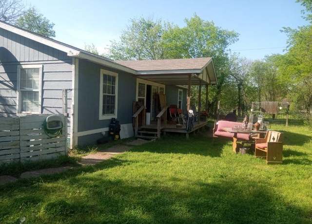 Property at 9128 Drake Rd, Quinlan, TX 75474, 3 beds, 2 baths
