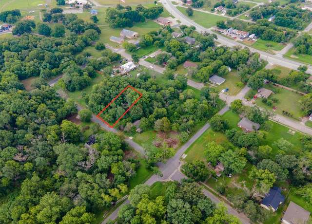 Property at 1617 E Collins St, Corsicana, TX 75110