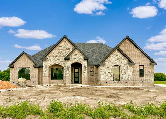 Property at 1099 Silver Sage Trl, Weatherford, TX 76085, 4 beds, 3 baths