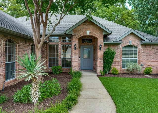 Property at 1505 Bailey Dr, Azle, TX 76020, 3 beds, 2 baths