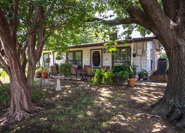Property at 201 S Lake Dallas Dr, Lake Dallas, TX 75065, 3 beds, 1 bath
