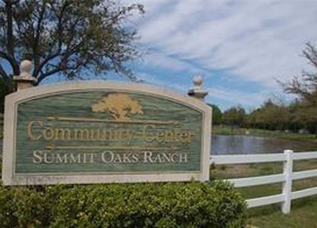 Property at 8 Summit Oaks Cir, Denison, TX 75020