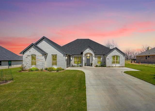 Property at 2718 Village Rd, Granbury, TX 76049, 4 beds, 3 baths