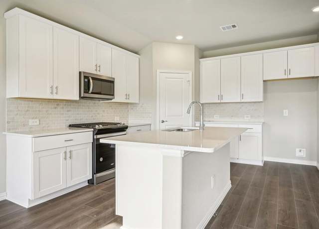 Property at 4023 Medina Dr, Farmersville, TX 75442, 3 beds, 2 baths