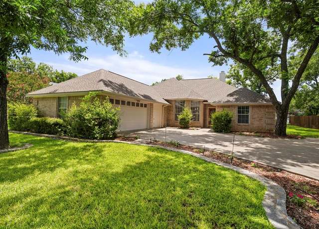 Property at 5522 Wedgefield Rd, Granbury, TX 76049, 4 beds, 3 baths