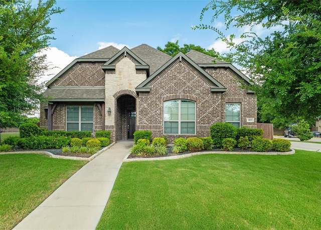 Property at 103 Water Garden Dr, Waxahachie, TX 75165, 5 beds, 3 baths