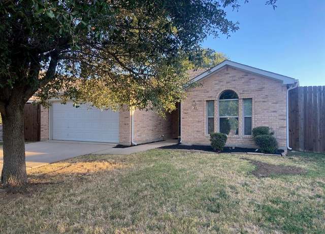 Property at 2933 Wicker Way, Denton, TX 76209, 3 beds, 2 baths