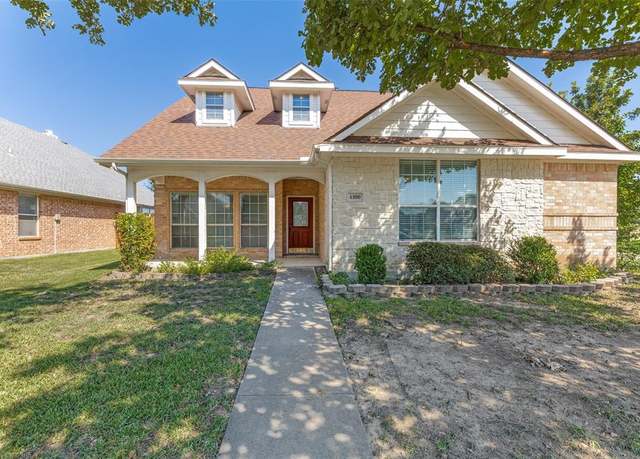 Property at 6100 Huntington Dr, Haltom City, TX 76137, 3 beds, 2.5 baths