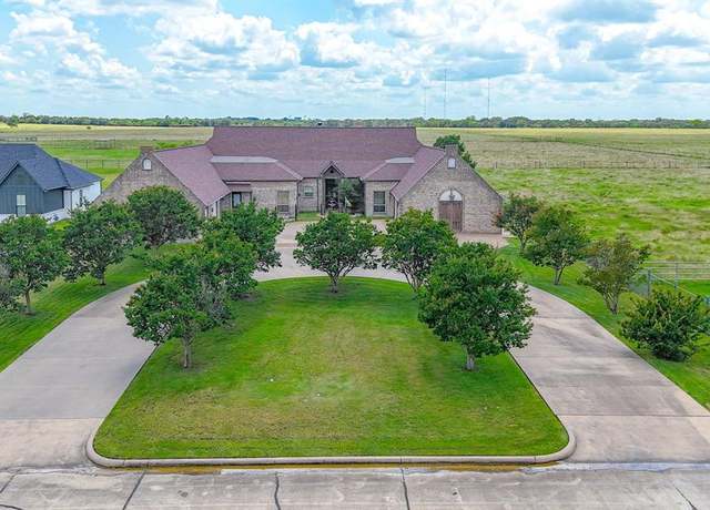 Property at 1504 Cumberland Dr, Corsicana, TX 75110, 5 beds, 6 baths