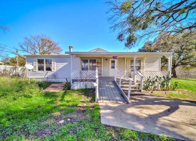 Property at 7442 Cottonwood Creek Rd, Fort Worth, TX 76135, 3 beds, 2 baths