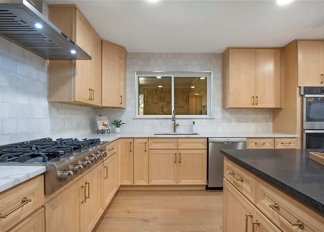Property at 9603 Greensprint Dr, Dallas, TX 75238, 5 beds, 3.5 baths