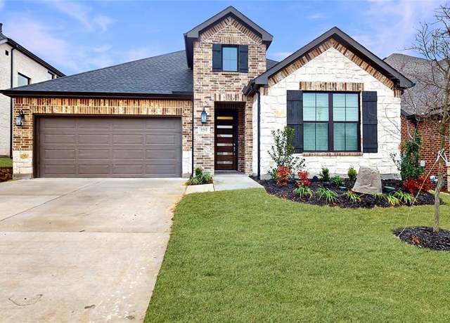 Property at 1512 Larson Ln, Denton, TX 76210, 3 beds, 2 baths