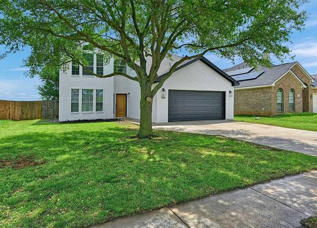 Property at 3508 Austin St, Gainesville, TX 76240, 5 beds, 2.5 baths