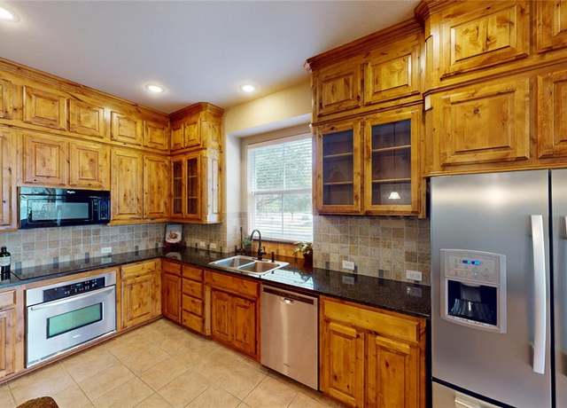 Property at 6213 Winter Park Dr, North Richland Hills, TX 76180, 3 beds, 2 baths