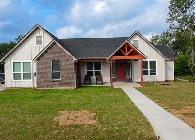 Property at 5008 San Marcos Dr, Granbury, TX 76048, 3 beds, 2.5 baths