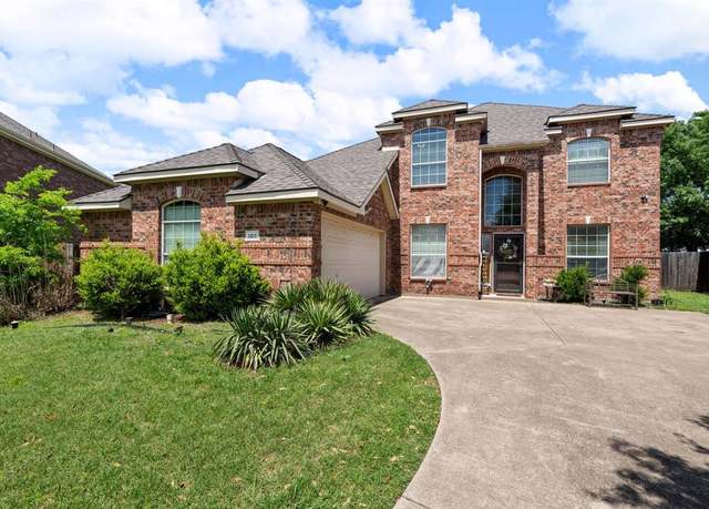 Property at 107 Evening Star Cir, Red Oak, TX 75154, 4 beds, 3 baths