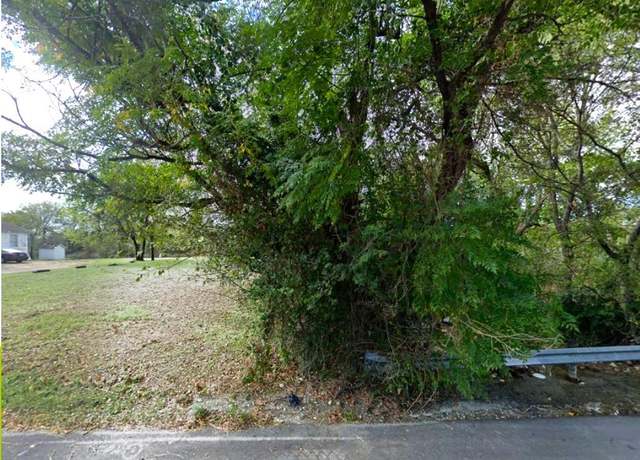 Property at 2911 Schadt St, Fort Worth, TX 76106