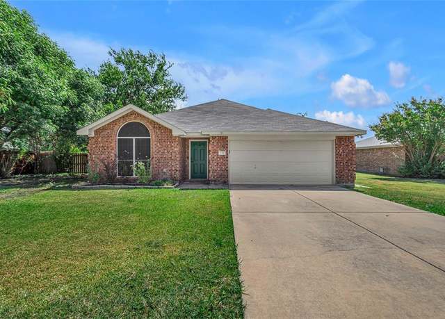 Property at 138 Cottonwood Ln, Little Elm, TX 75068, 4 beds, 2 baths