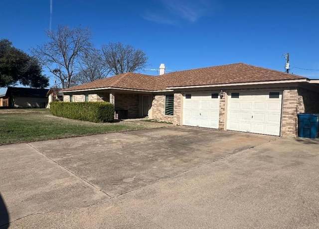 Property at 104 W Highland Dr, Whitney, TX 76692, 4 beds, 3 baths