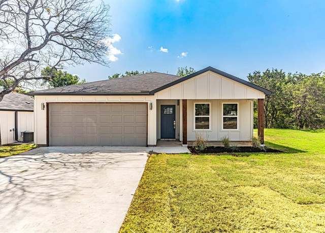 Property at 2709 Terrace Ct, Granbury, TX 76048, 3 beds, 2 baths