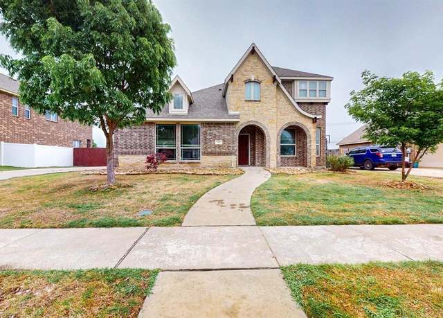 Property at 706 Green Leaf Dr, Midlothian, TX 76065, 4 beds, 2.5 baths