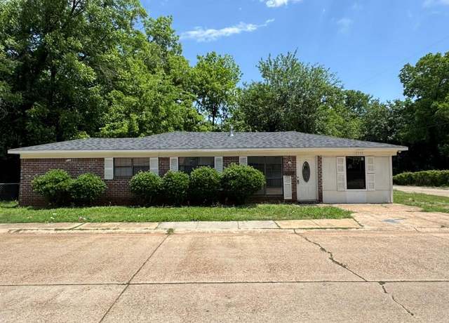 Property at 2553 Evans St, Bossier City, LA 71112, 4 beds, 1.5 baths