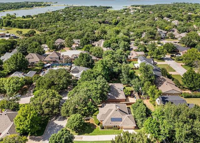 Property at 2818 Summit Ridge St, Grapevine, TX 76051, 3 beds, 2 baths